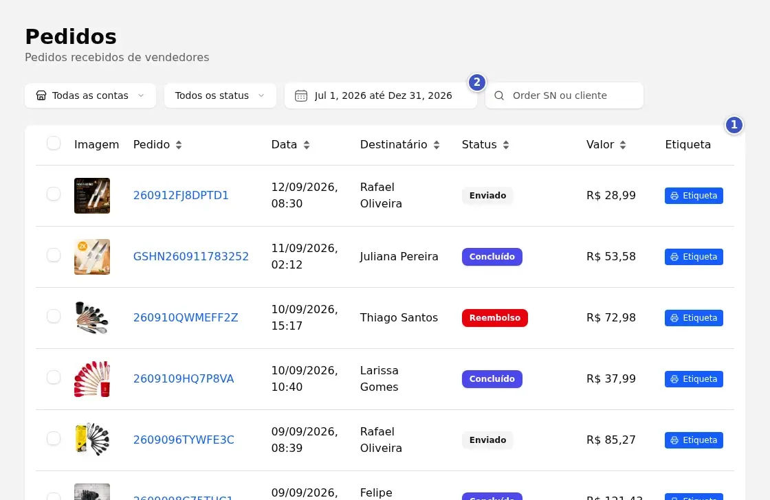 Tela Pedidos do fornecedor com a coluna Etiqueta (1), o campo de período (2) e um botão Etiqueta em cada linha